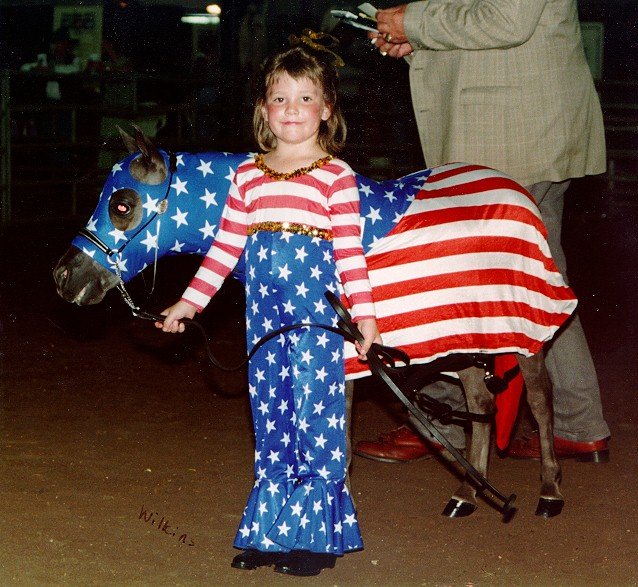 Miniature Horse Costume Class Regional Champion.JPG (133137 bytes)